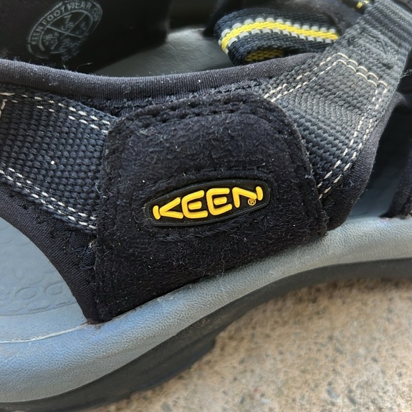 KEEN Mens Black/Yellow Newportt H2 Water Hiking Sandal Size 7 main image 4
